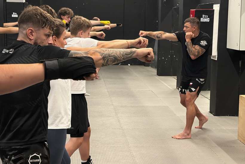 Trening boksu w STRIX Fight Club w Pruszkowie, zdjęcie 3 z 7