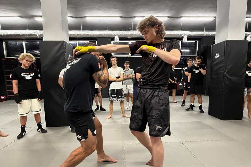 Trening kickboxingu w STRIX Fight Club w Pruszkowie, zdjęcie 2 z 6